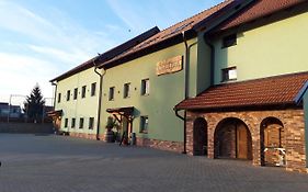 Cicina Tvrdonice Penzion, Restaurace, Vinny Sklep
